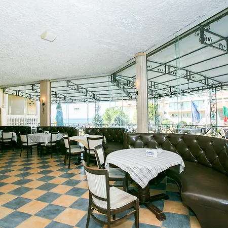 Atrium فندق 3*