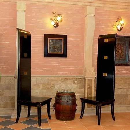 Atrium النايت