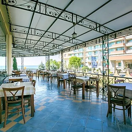 فندق Atrium 3*