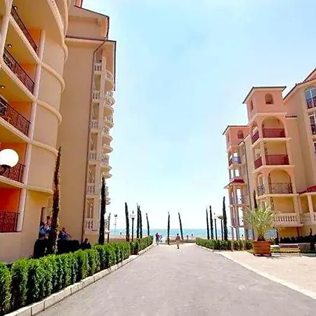 Atrium فندق 3*