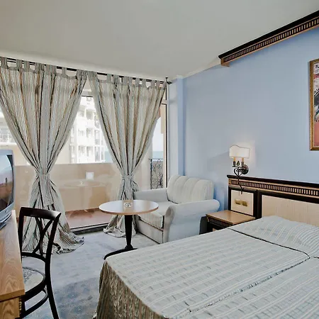 Atrium فندق 3*